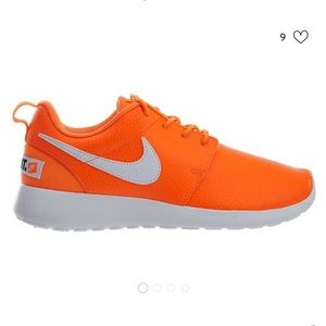 Nike Roshe “Just Do It” (Women’s)